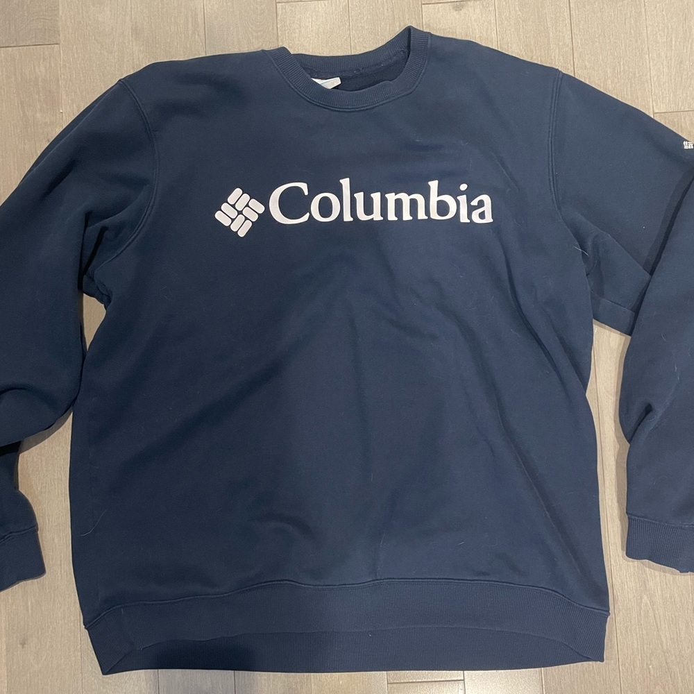 Brand: Columbia. Size: L. Color: Navy.